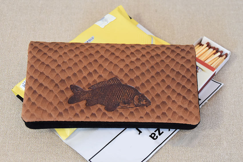 Etui na tytoń "Karp"