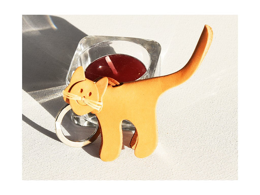 Skórzany ornament "Kotek jasnobrązowy"